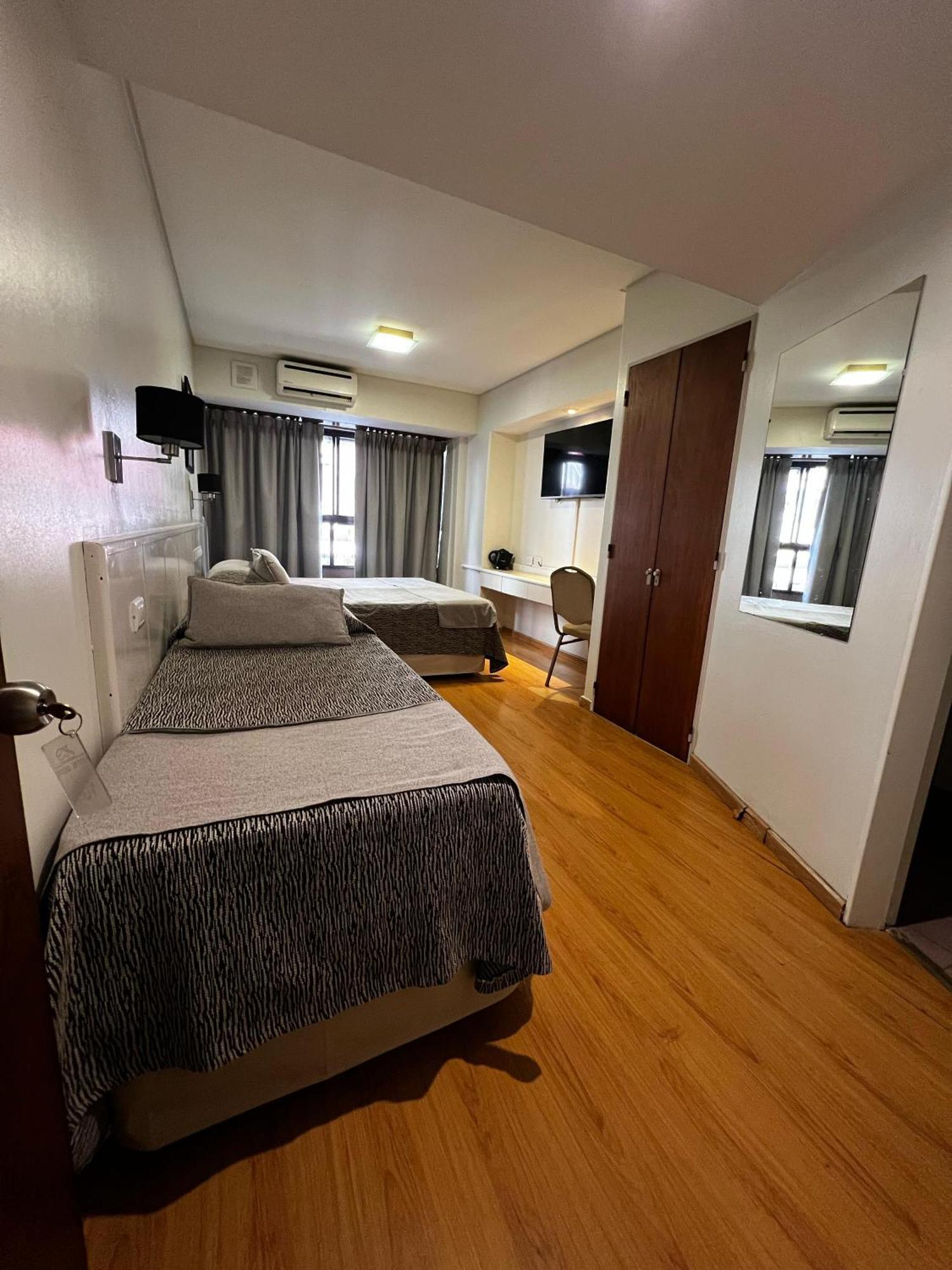 Hotel Dion Mar del Plata Buitenkant foto